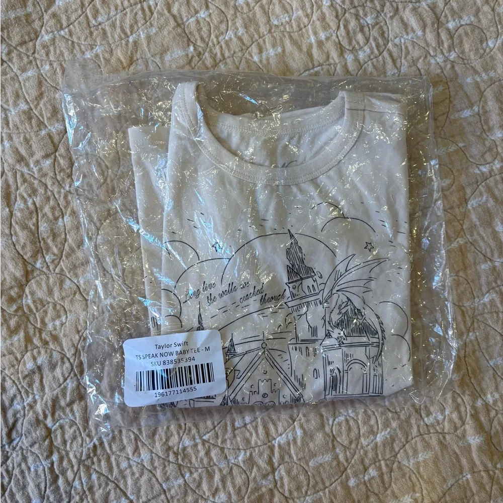 Taylor Swift Cream Castle Short Sleeve Tee - Picture 10 of 10